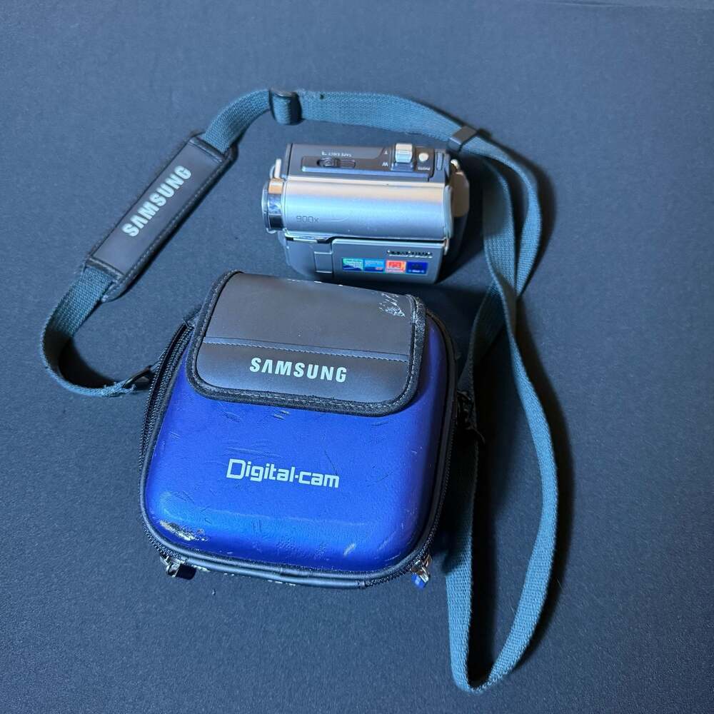 Samsung SC-D453 MiniDV Digital Camcorder with 900x Zoom and Carrying Case UNTEST
